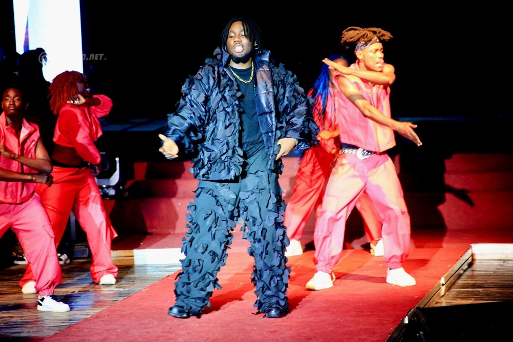 TEAM2POY, Renard Barakissa et Kadirov Mania en concert avec danseurs, Palais de la Culture, 26 avril 2025